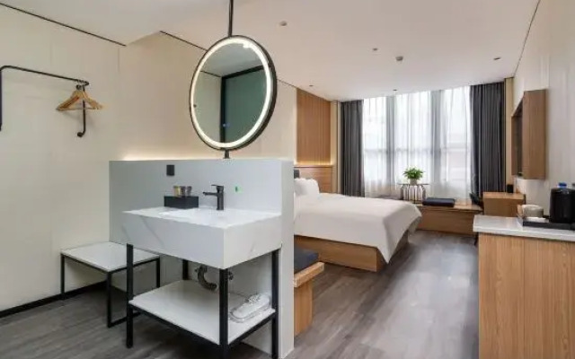 Changee Hotel (Chongbai Jiangjin Shopping Mall Commercial Pedestrian Street)