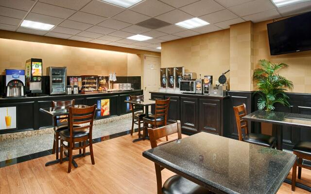 Best Western Plus Northwest Inn & Suites