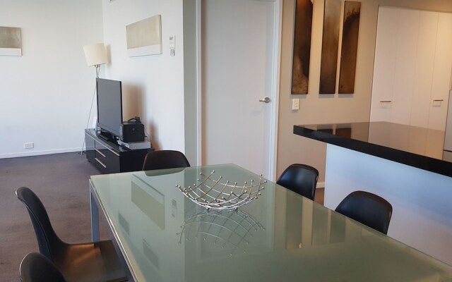 Docklands Style Apartment with 2 Bedroom 1008N