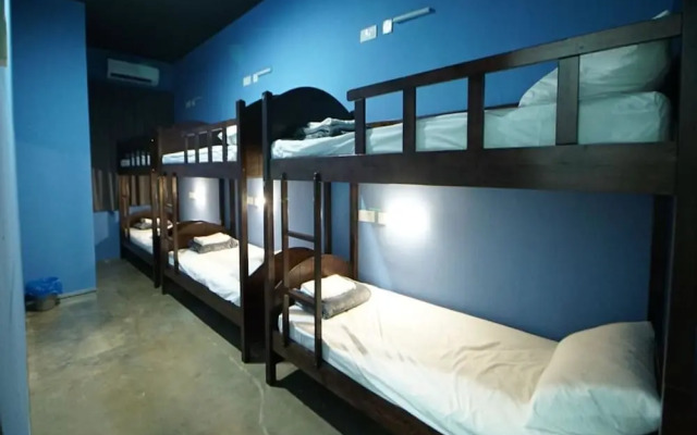 Spot on 89956 the Blue Malacca