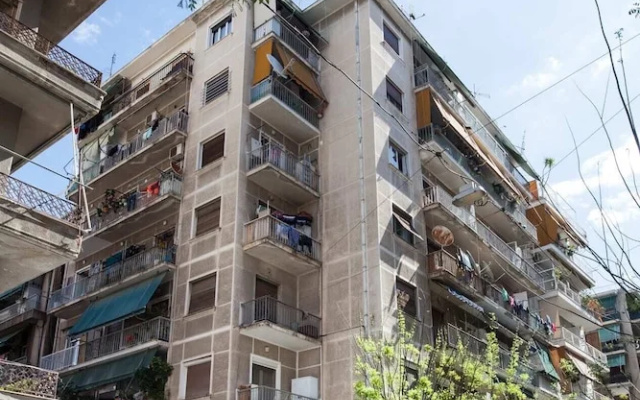 Modern New Apt next To Metaxourgeio
