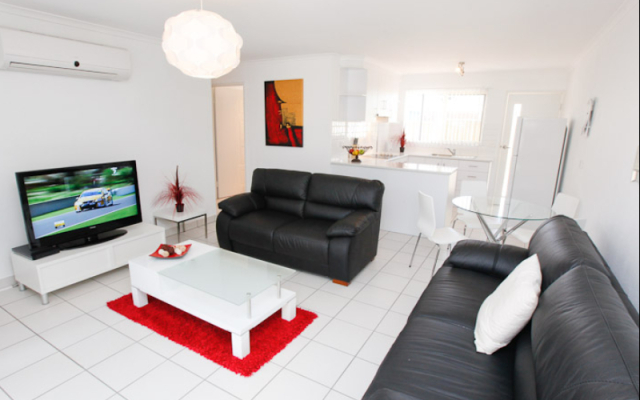 112 Olive Holiday - Business Units