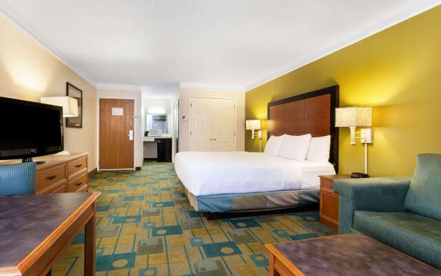 La Quinta Inn & Suites by Wyndham St. Pete-Clearwater Airpt