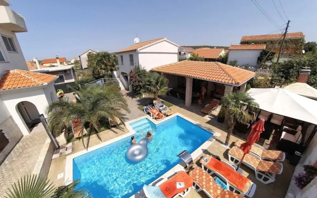 Tomo - Open Pool and Pool for Children - A4