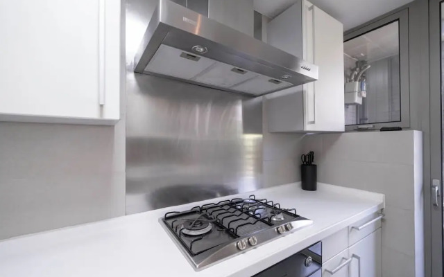 Tyms Stylish 3BR 2BA Apt Xujiahui Metro