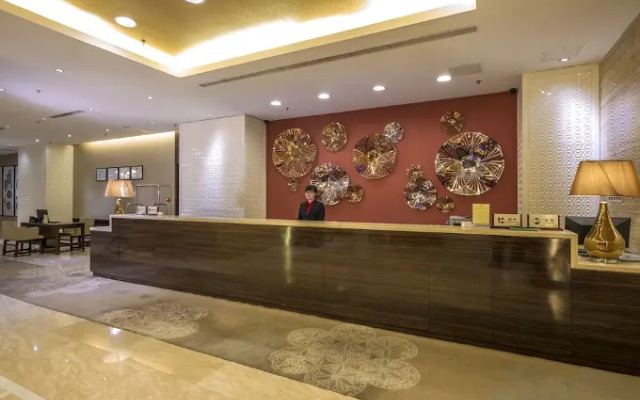 Jinjiang Peninsula Seasons Hotel