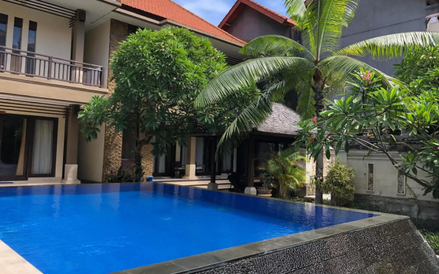 Si Doi Hotel Legian
