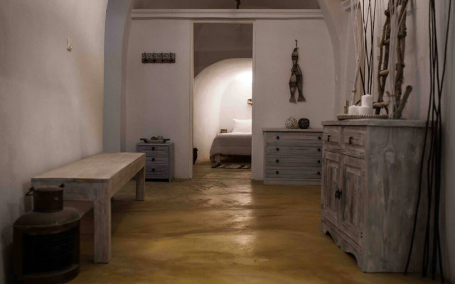 The Grand Cave House