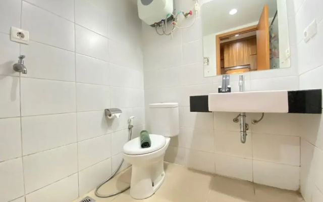 Spacious Studio Room at Beverly Dago Apartment