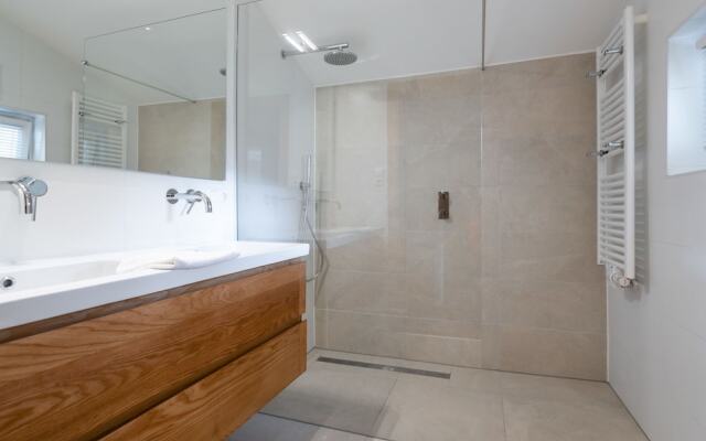 Spacious Chalet in Zell am See Near the Lake