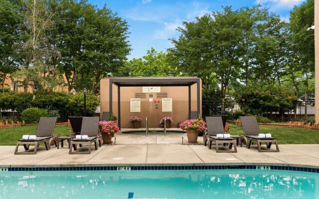 Oxford Suites Redding