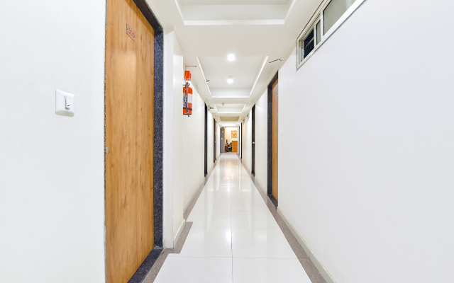 Fabhotel Crystal