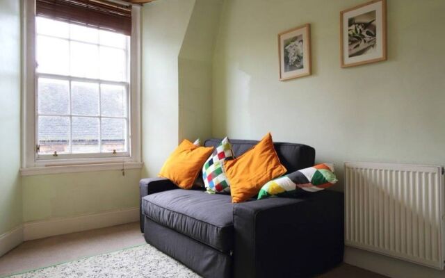 1 Bedroom Apartment In Edinburgh
