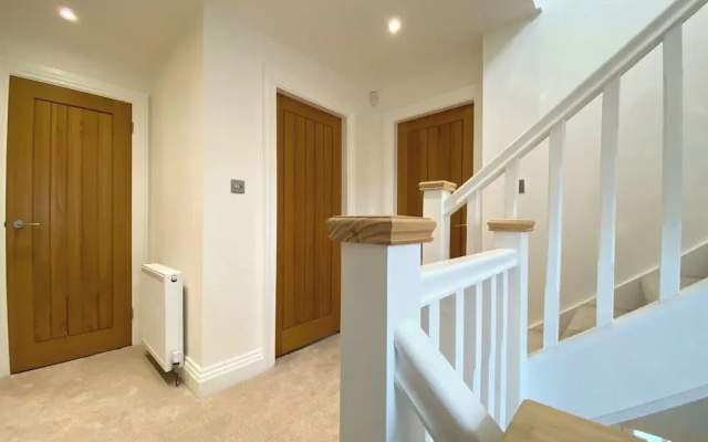 Leedshouse/sleeps9/privategarden/tv/wifi