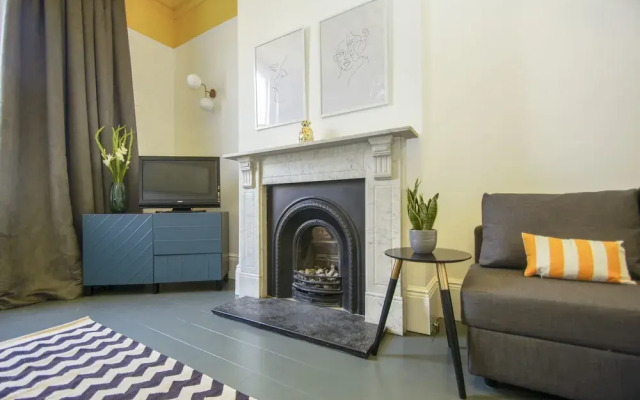 Brighton Lanes Townhouse Central by Brighton Holiday Lets