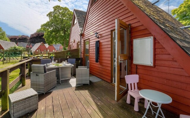 The Lookout, Sunny Beach Retreat, Sleeps 5 Guests