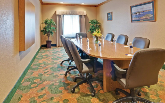 Holiday Inn Express WINFIELD