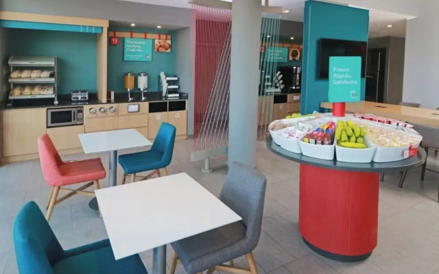 avid hotel Queretaro Centro Sur by IHG