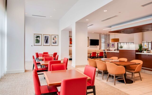 Hilton Garden Inn Alexandria Old Town National Harbor