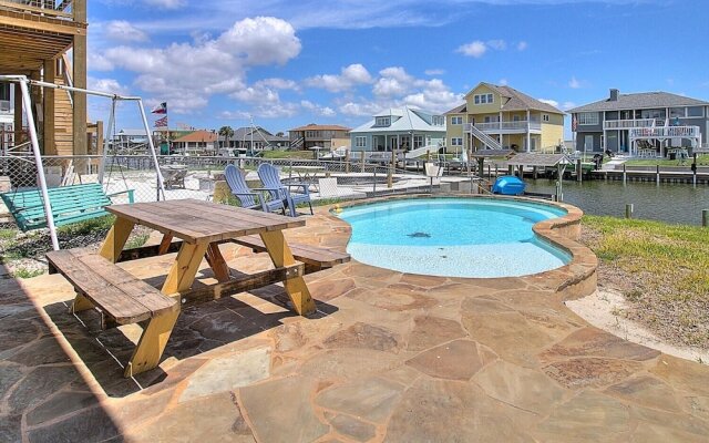 Baydreamer Vacation Home With Private Pool by Redawning