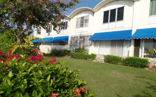 Court Manor at Montego Bay Club