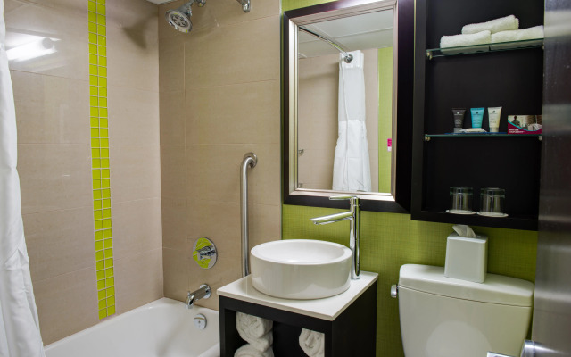 Crowne Plaza Kitchener-Waterloo by IHG