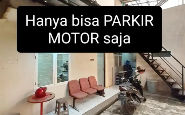 Spot On 3988 Kost Carmelia Baranangsiang Syariah