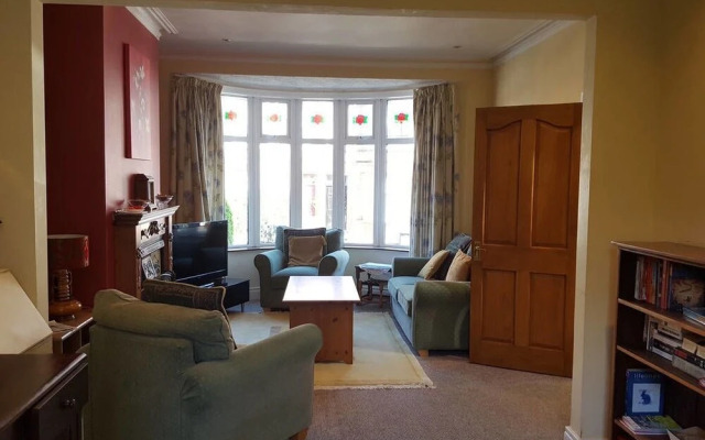 Belfastbreaks - Modern 4 Bedroom Townhouse in South Belfast