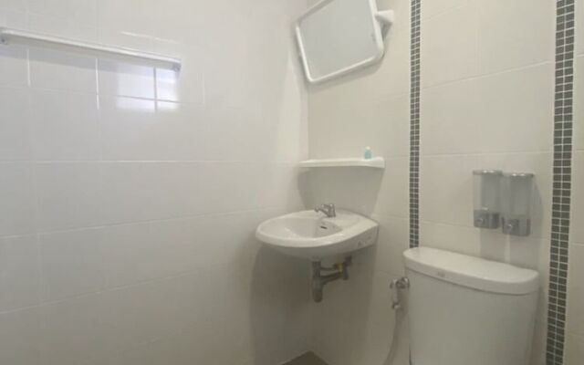 OYO 1135 Triple A Residence