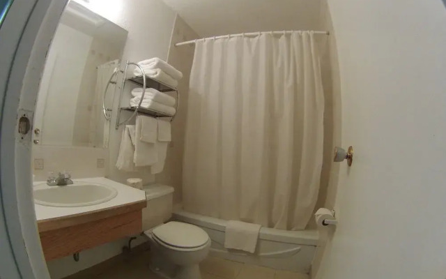 Outpost Motel & Kitchenette Suites
