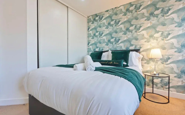 Chic Birmingham Apartment With 2 Bedrooms