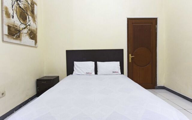 RedDoorz @ Kemang Ampera