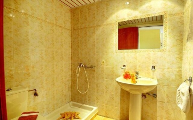 Daisy Hotel, Tsilivi