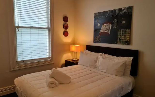 4 Bedrooms Spacious Holiday House