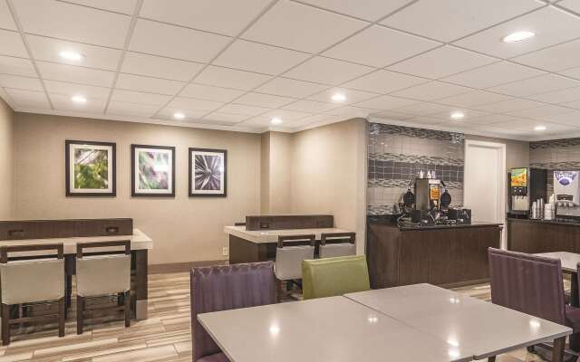 Wingate by Wyndham Brunswick GA / I-95