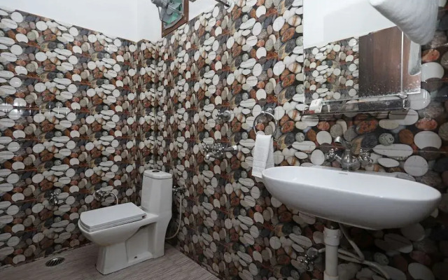 Hotel Alpine by OYO Rooms