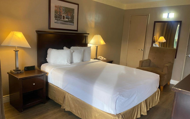 Travelodge by Wyndham Everett City Center