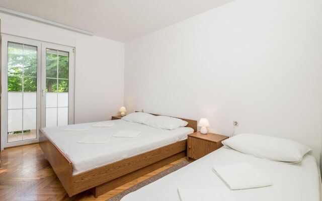 Stunning Home in Barbat-rab With Wifi and 2 Bedrooms