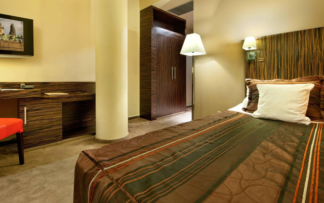 EA Hotel Crystal Palace