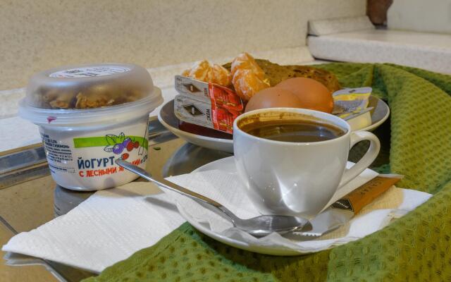 Морошка на набережной Синопская