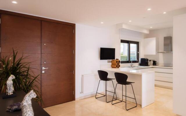 Villa 323 St Georges Complex