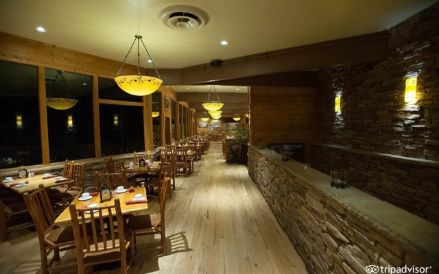 Zion Lodge