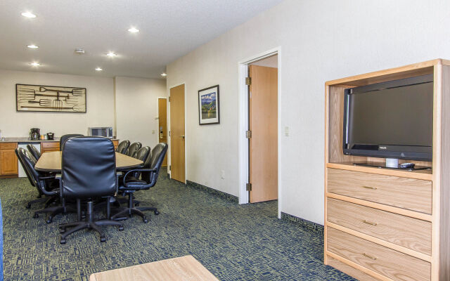 Revel Hotel Des Moines Urbandale, Tapestry Collection by Hilton