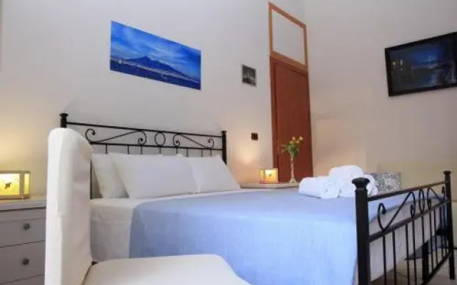 B&B MITILINI Central Station