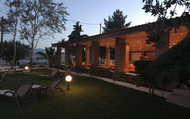 Stefania Beach Hotel