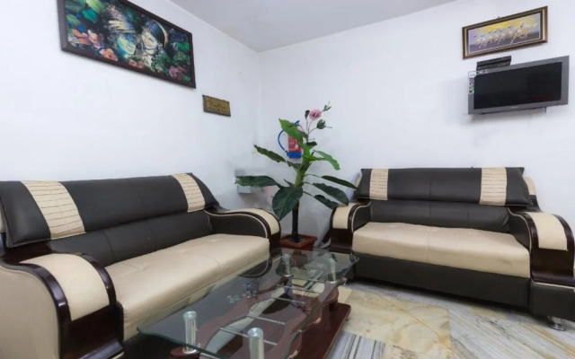 OYO 8951 Hotel Royal Regency