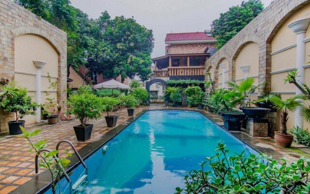 OYO 90094 Gayatri Residence
