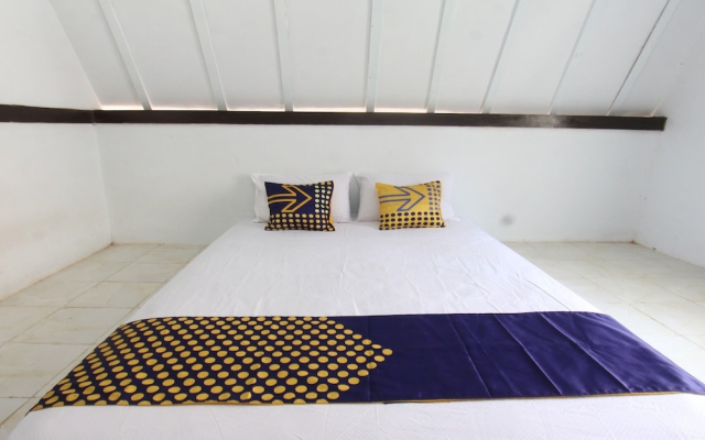 OYO Life 93154 White Kos Jenggala