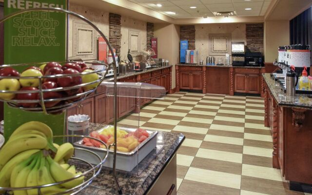Hampton Inn & Suites Youngstown-Canfield