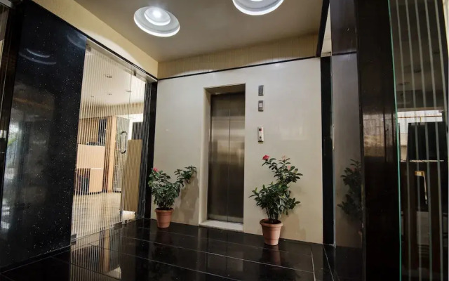 OYO 9721 Hotel SR Rooms